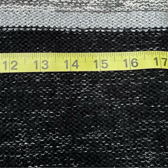 Again black gray shimmer long sleeve long knit sweater size large - Picture 12 of 15